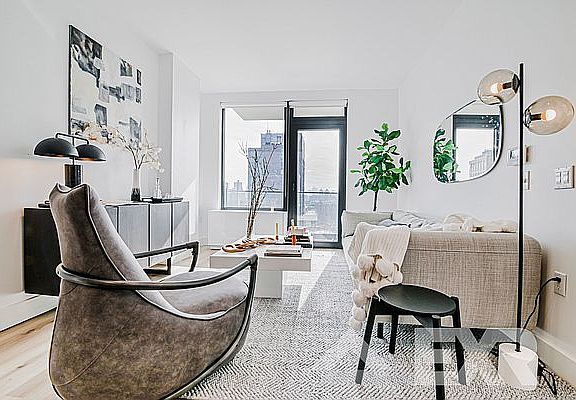 5th image of 228 E 135th St #1216