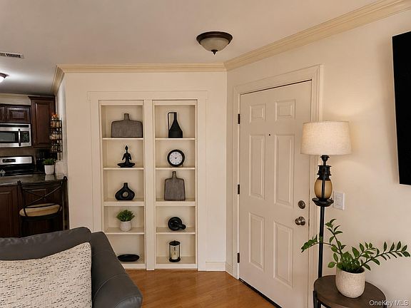 3rd image of 23 Nottingham Circle #23