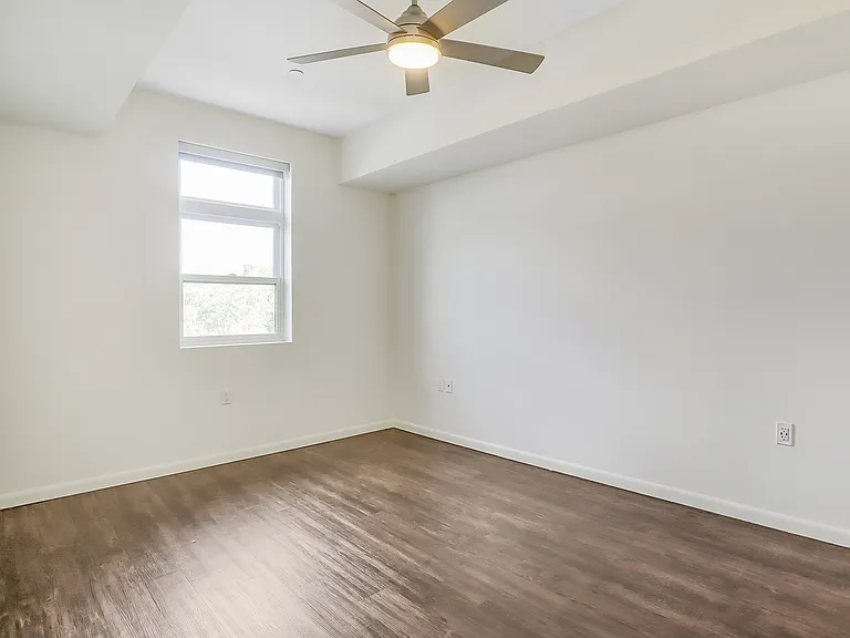 Unit 204 has exact layout as 206 "Rail Runner" (Called "Red River" in virtual tour)