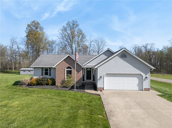 8863 Lynnpark St NE, Alliance, OH 44601