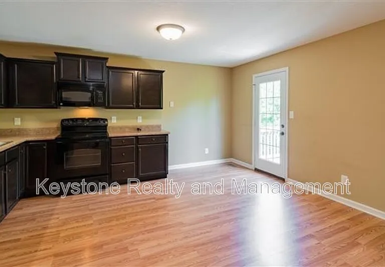 1721 Thistlewood Dr #C — Photo 9