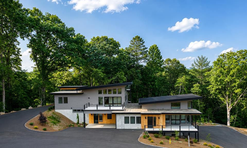 1st image of 203 Mountain Laurel Rdg
