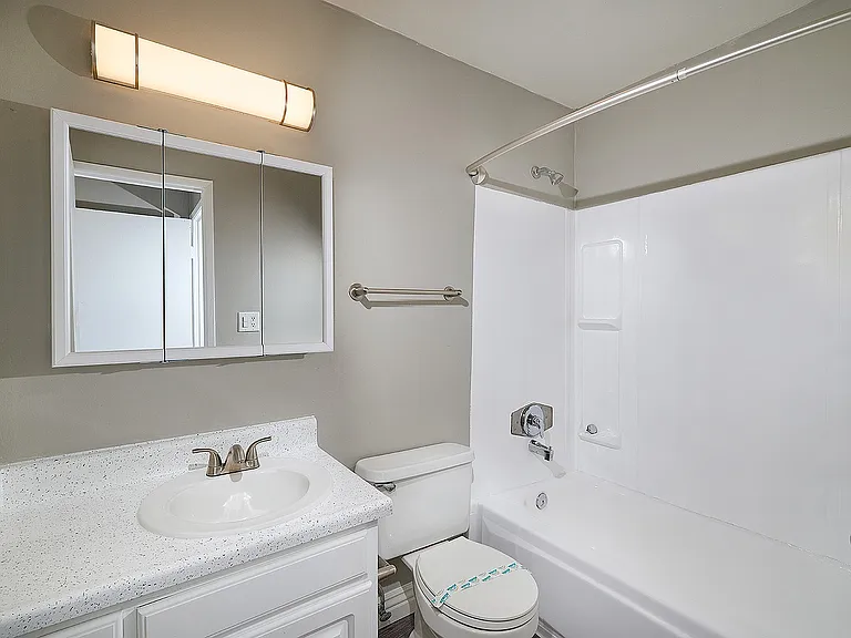 Mission Arbor Apartments — Photo 24
