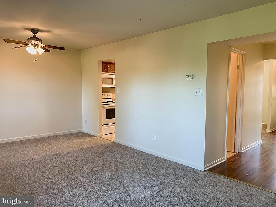 1st image of 114 Oak Dr
