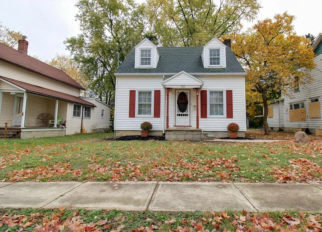 502 Windsor St photo 1