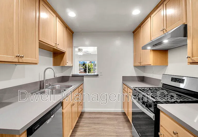 9105 Rosedale Dr — Photo 4