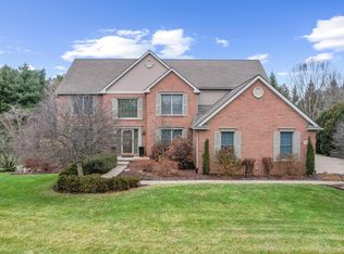 350 Huntington Dr, Saline, MI 48176