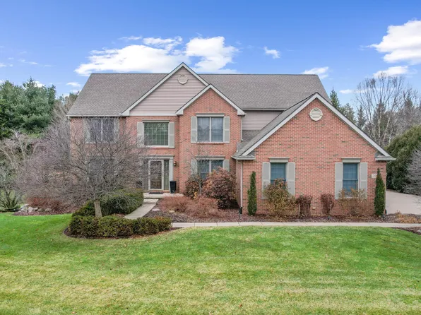 350 Huntington Dr, Saline, MI 48176