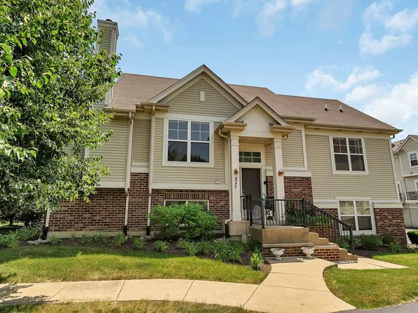 627 Grosvenor Ln, Aurora, IL 60504