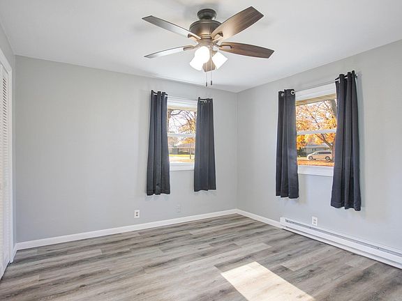 4th image of 2118 Hawthorne Dr