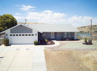15183 Akker Rd, Lake Hughes, CA 93532