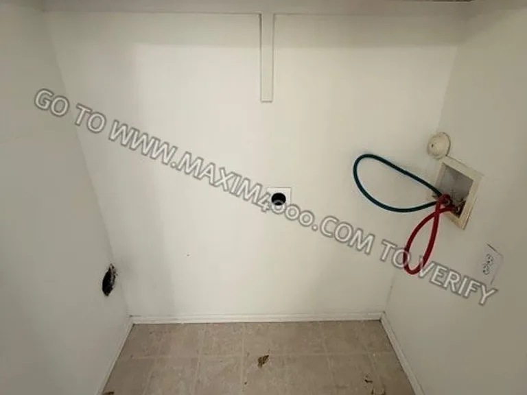 483 David Ct — Photo 10