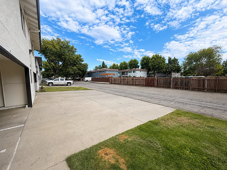 1268 Casita Dr #2 — Photo 29