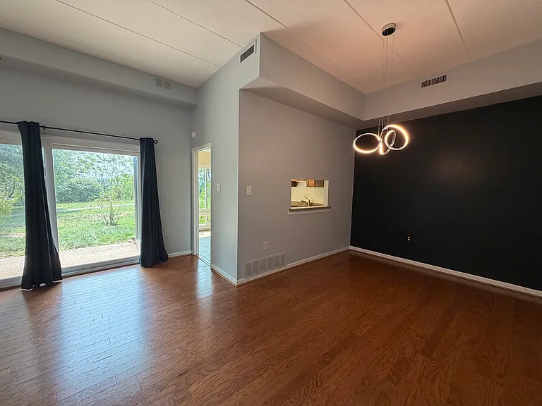 100 Roberts Ln #101 — Photo 11