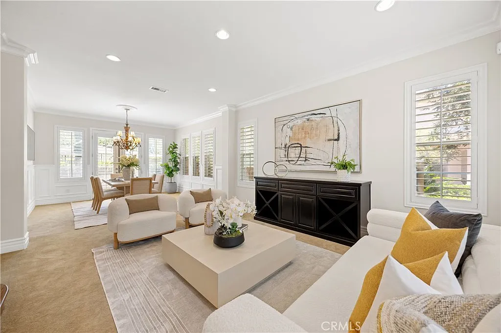 5 bed, 3750 sqft, $7,250 — Photo 4