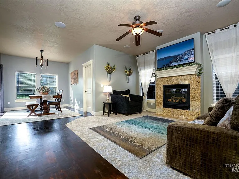 10241 W Breckfield St — Photo 8