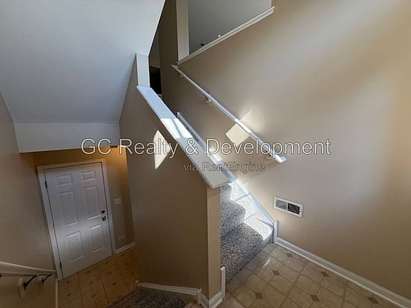 5th image of 2105 W Concord Ln