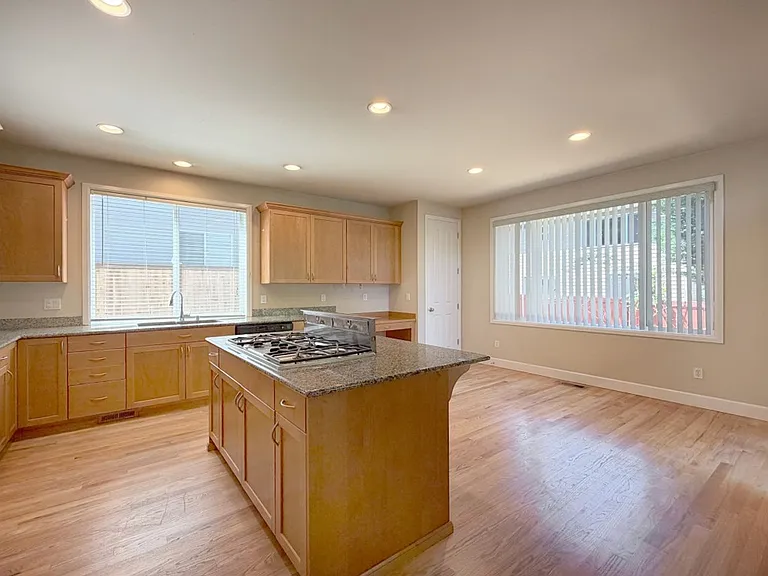 913 273rd Pl SE — Photo 17