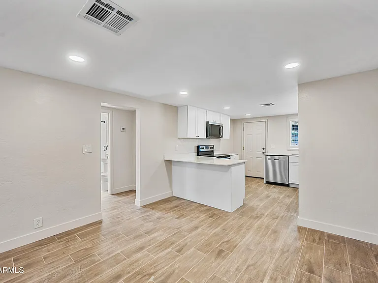750 W 1st Pl — Photo 6