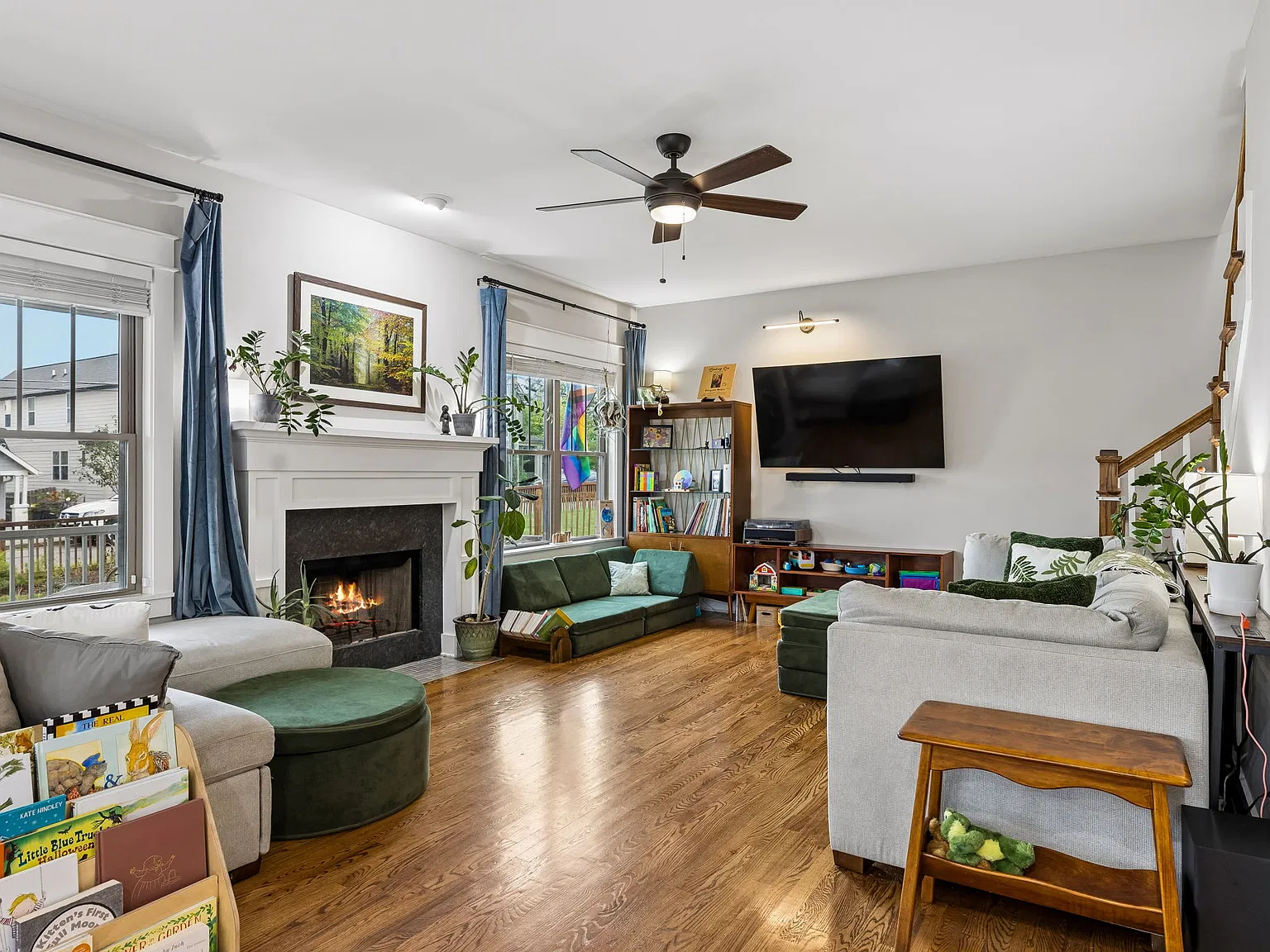 3 bed, 1939 sqft, $3,300 — Photo 2