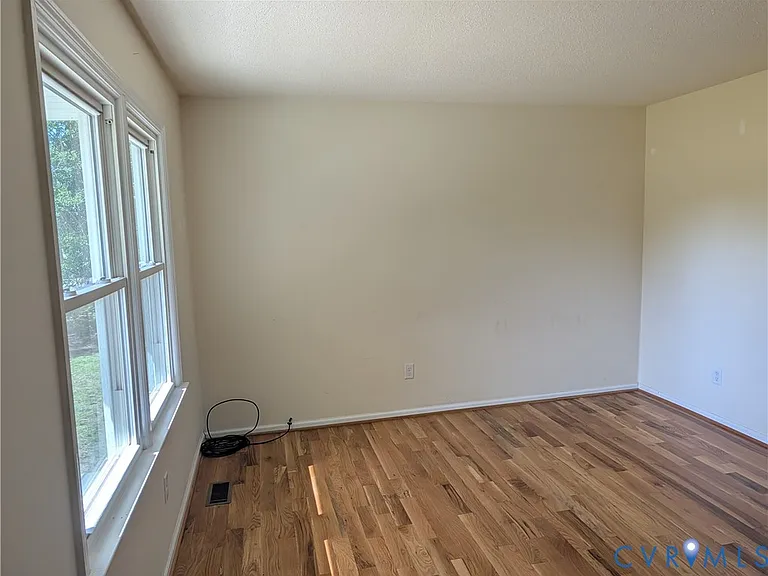 23421 Courthouse Rd — Photo 3