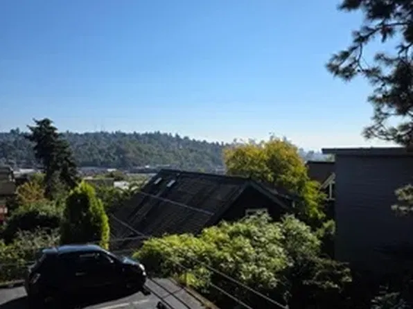 2012 Thorndyke Ave W APT 5, Seattle, WA 98199