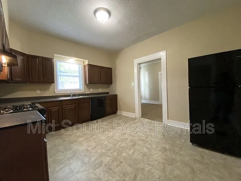 2808 S State St — Photo 8