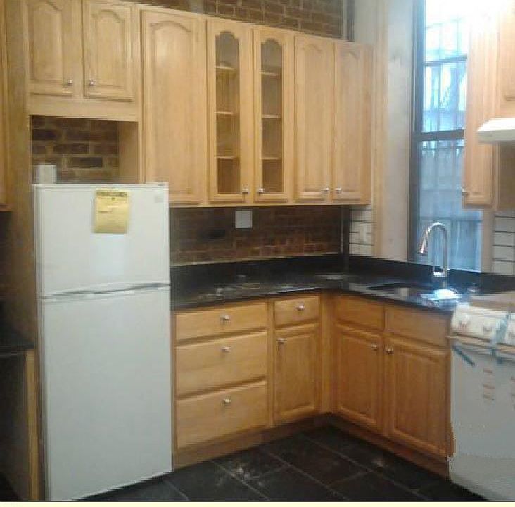 2nd image of 144 Stanton St APT 1