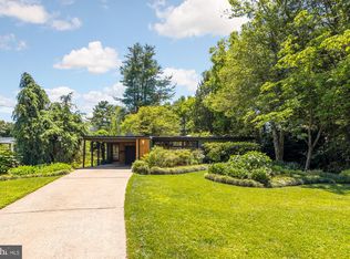 7817 Holmes Run Dr, Falls Church, VA 22042