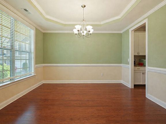 3rd image of 34 Coswell Ct