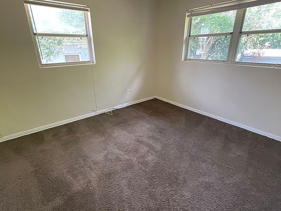 3rd image of 3821 Tyndale Dr