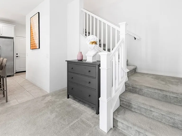 117 Henson — Photo 21