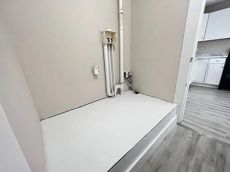 539 S Fort Ave — Photo 5