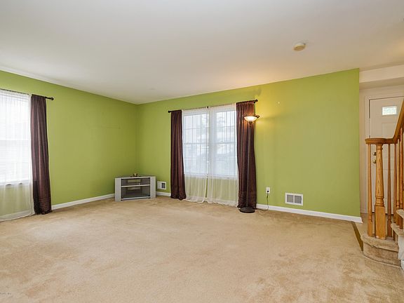 2nd image of 32B Henry St #32B