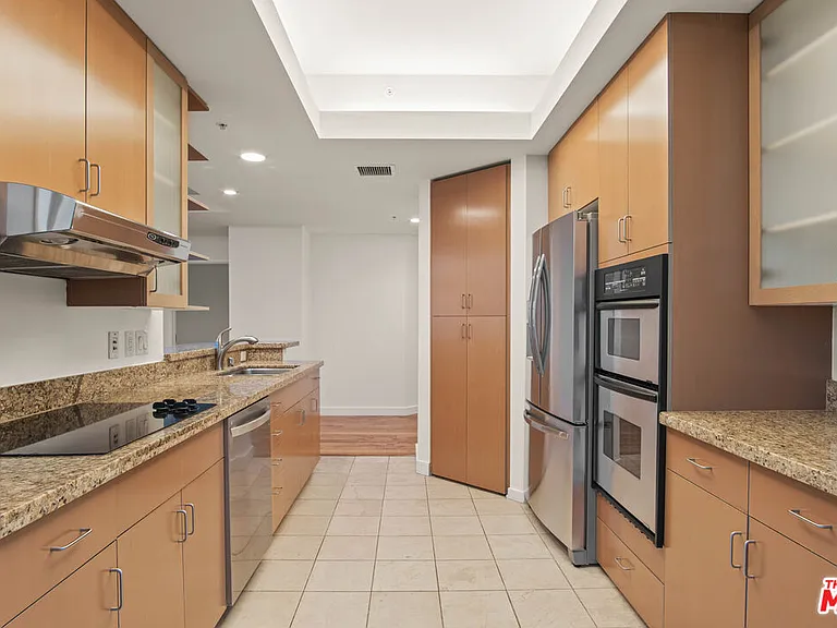 13700 Marina Pointe Dr #1801 — Photo 6