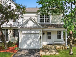 215 Half Moon Cir, Aurora, IL 60504