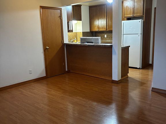 3rd image of 397 Sussex Ave E #2