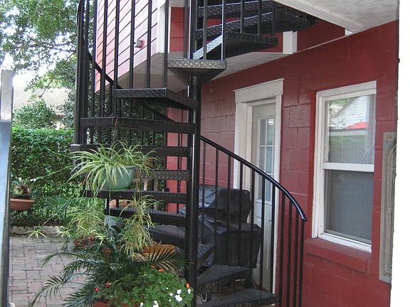 3rd image of 29 N Lawsona Blvd