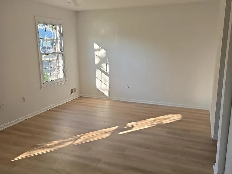 18 Redwood Dr — Photo 9