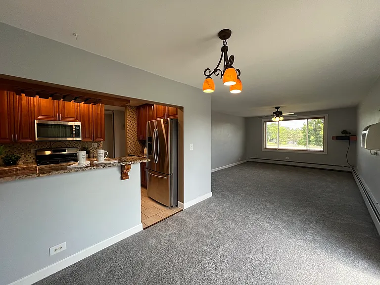 1880 Bonnie Ln #302 — Photo 8