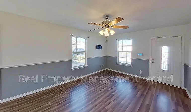 1614 S Montgomery St — Photo 5