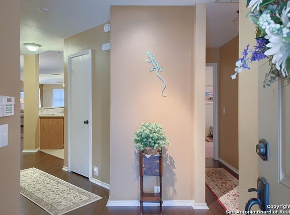 4th image of 6611 Chasethorn Dr