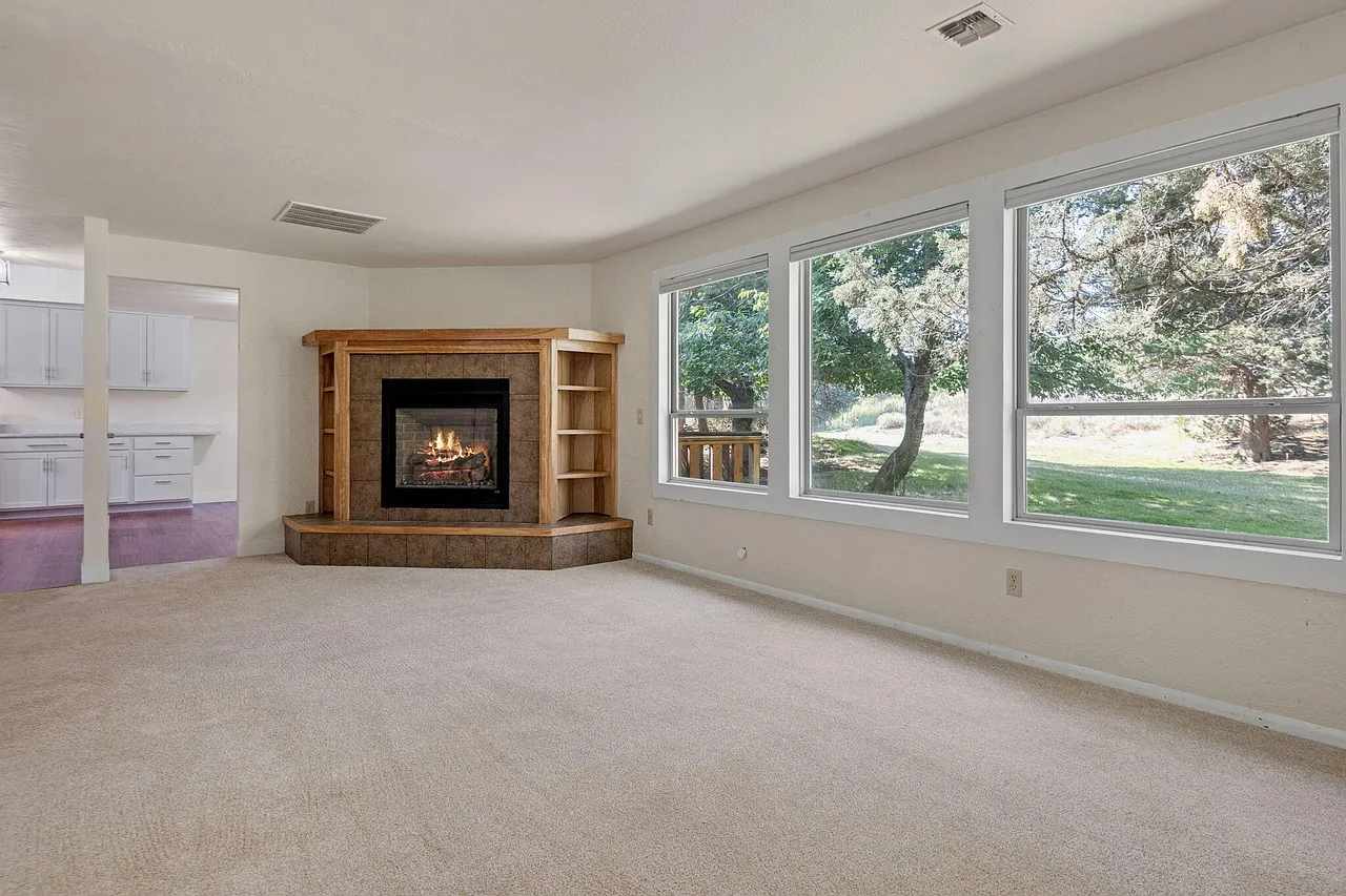4 bed, 1556 sqft, $3,800 — Photo 3