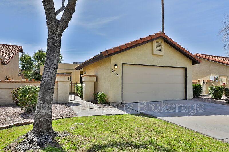 1st image of 2133 E Fairview Ave