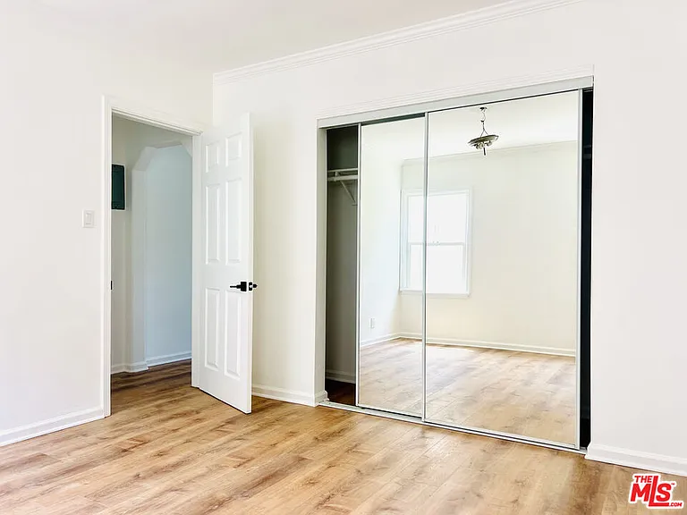 604 E Chevy Chase Dr #B — Photo 12