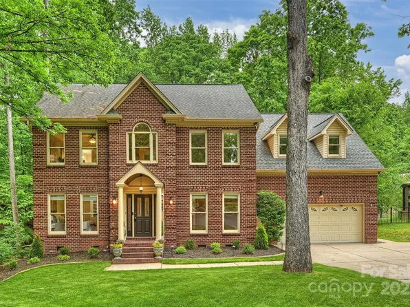 7067 Rocky Falls Rd, Charlotte, NC 28211