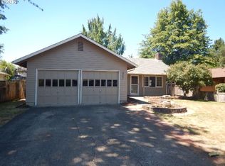 3747 Peppertree Dr, Eugene, OR 97402
