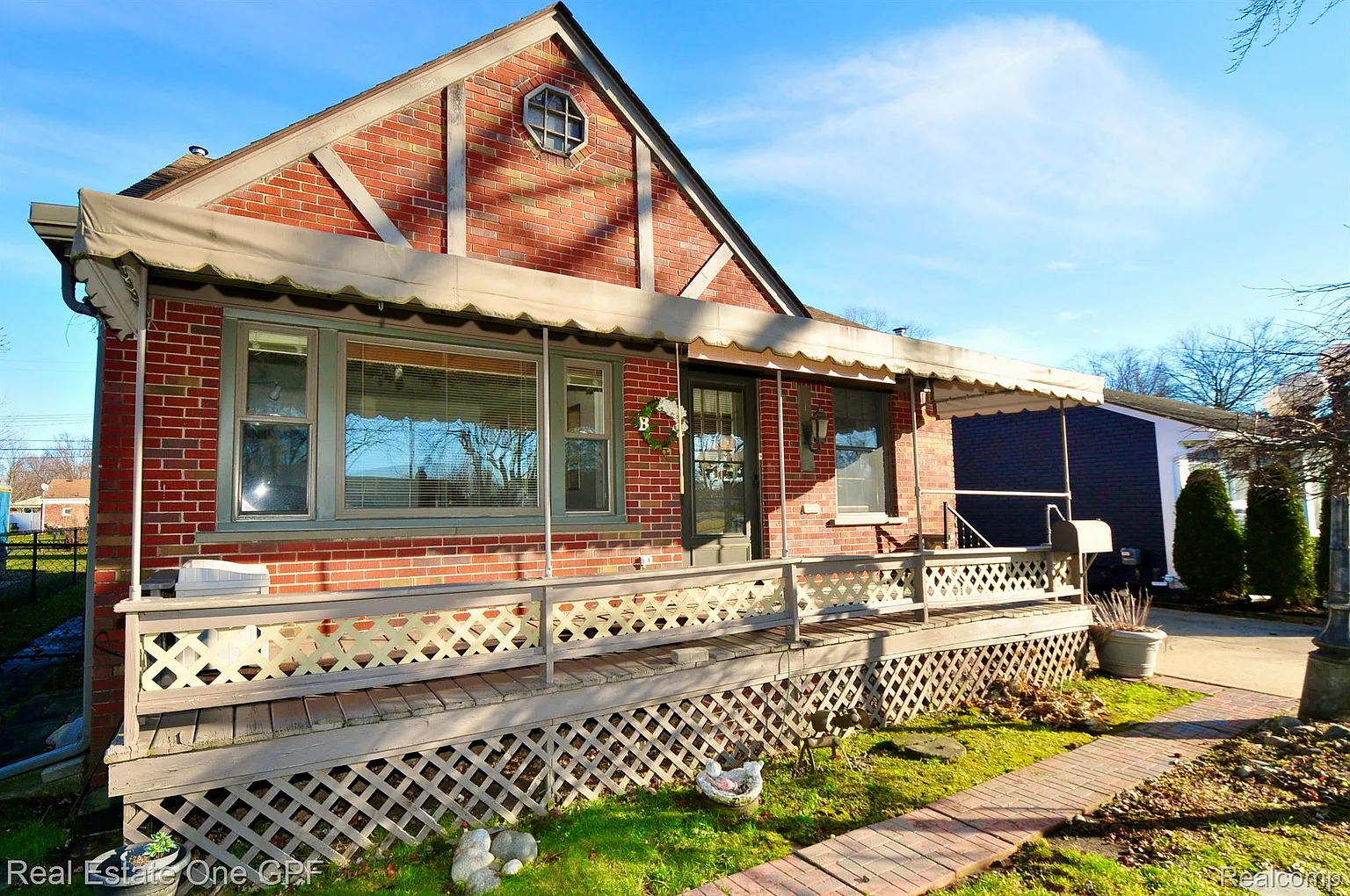 28212 Roy St photo 1