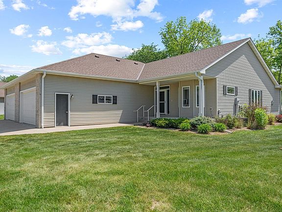 4th image of 1955 Raspberry Ridge Pl NE