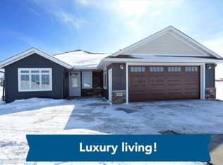 237 Emma Ct, Mapleton, ND 58059